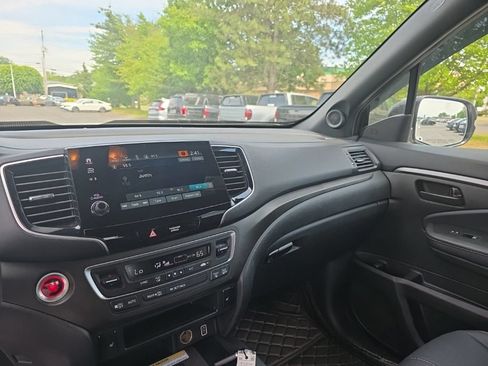 Used 2023 Honda Passport TrailSport image 18