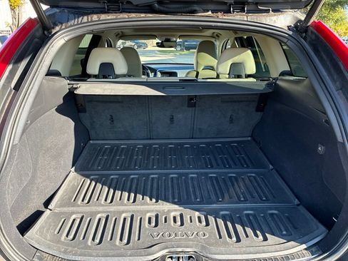 Used 2017 Volvo XC60 T5 Inscription w/ Preferred Option Package FWD image 7