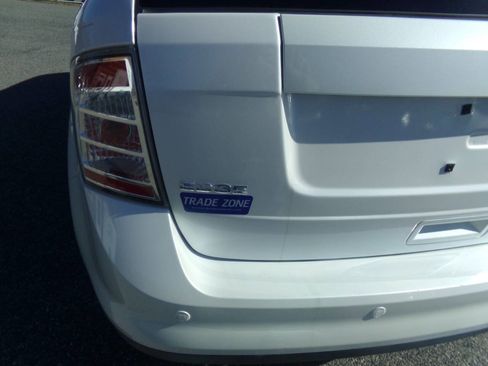 Used 2010 Ford Edge Limited image 9