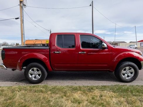 Used 2010 Nissan Frontier SE w/ Moonroof Pkg AWD/4WD image 4