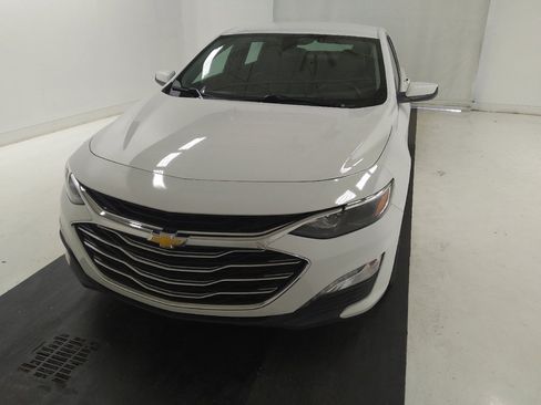 Used 2019 Chevrolet Malibu LT w/ Leather Package FWD image 15