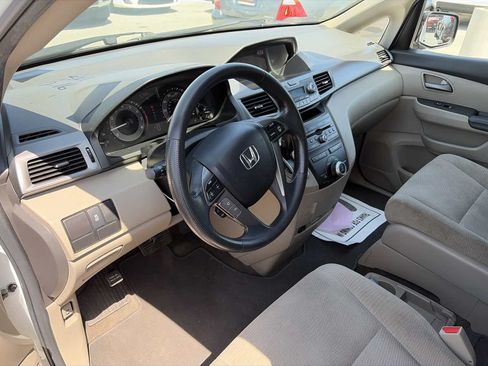 Used 2013 Honda Odyssey LX image 2