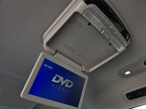 Used 2018 Chrysler Pacifica Touring Plus w/ Tire & Wheel Group image 17