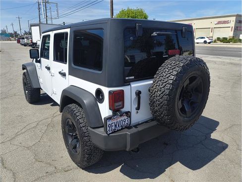 Used 2016 Jeep Wrangler Unlimited Sport w/ Connectivity Group image 14