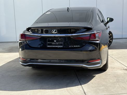 Used 2024 Lexus ES 300h w/ Premium Package FWD image 6