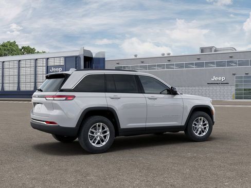 New 2026 Jeep Grand Cherokee Laredo X image 4