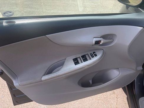 Used 2013 Toyota Corolla LE FWD image 10