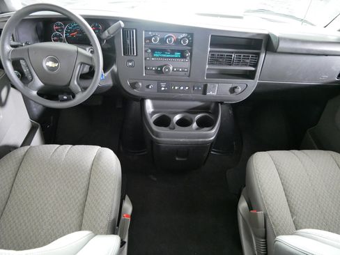 Used 2025 Chevrolet Express 3500 LT w/ LT Preferred Equipment Group RWD image 10