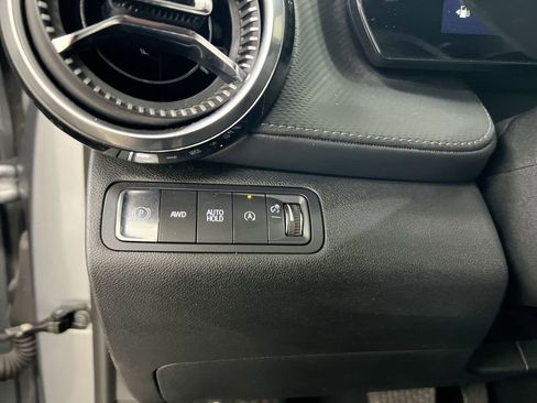 Used 2025 Chevrolet Equinox LT AWD/4WD image 19