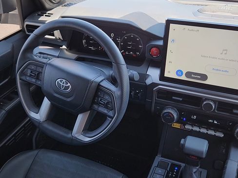 Used 2025 Toyota 4Runner TRD Off-Road Premium AWD/4WD image 5