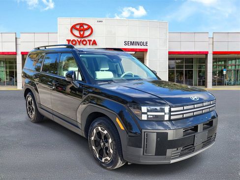 Used 2025 Hyundai Santa Fe SEL image 2