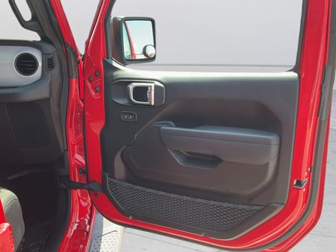 Used 2025 Jeep Gladiator Sport AWD/4WD image 23