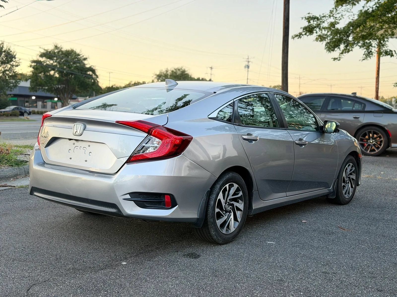 Used 2018 Honda Civic EX image 6
