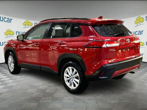 Used 2024 Toyota Corolla Cross LE image 4