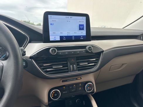 Used 2021 Ford Escape SE FWD image 11