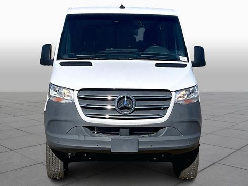 Used 2024 Mercedes-Benz Sprinter 2500 image 4