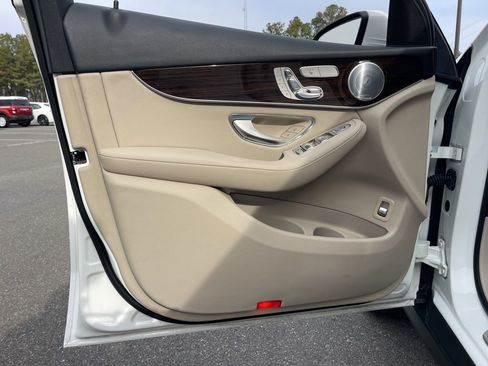 Used 2017 Mercedes-Benz GLC 300 4MATIC image 18