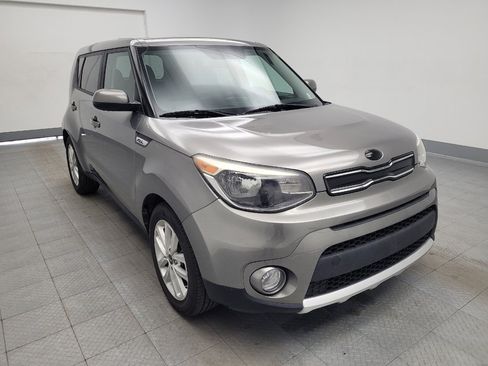 Used 2017 Kia Soul + image 13