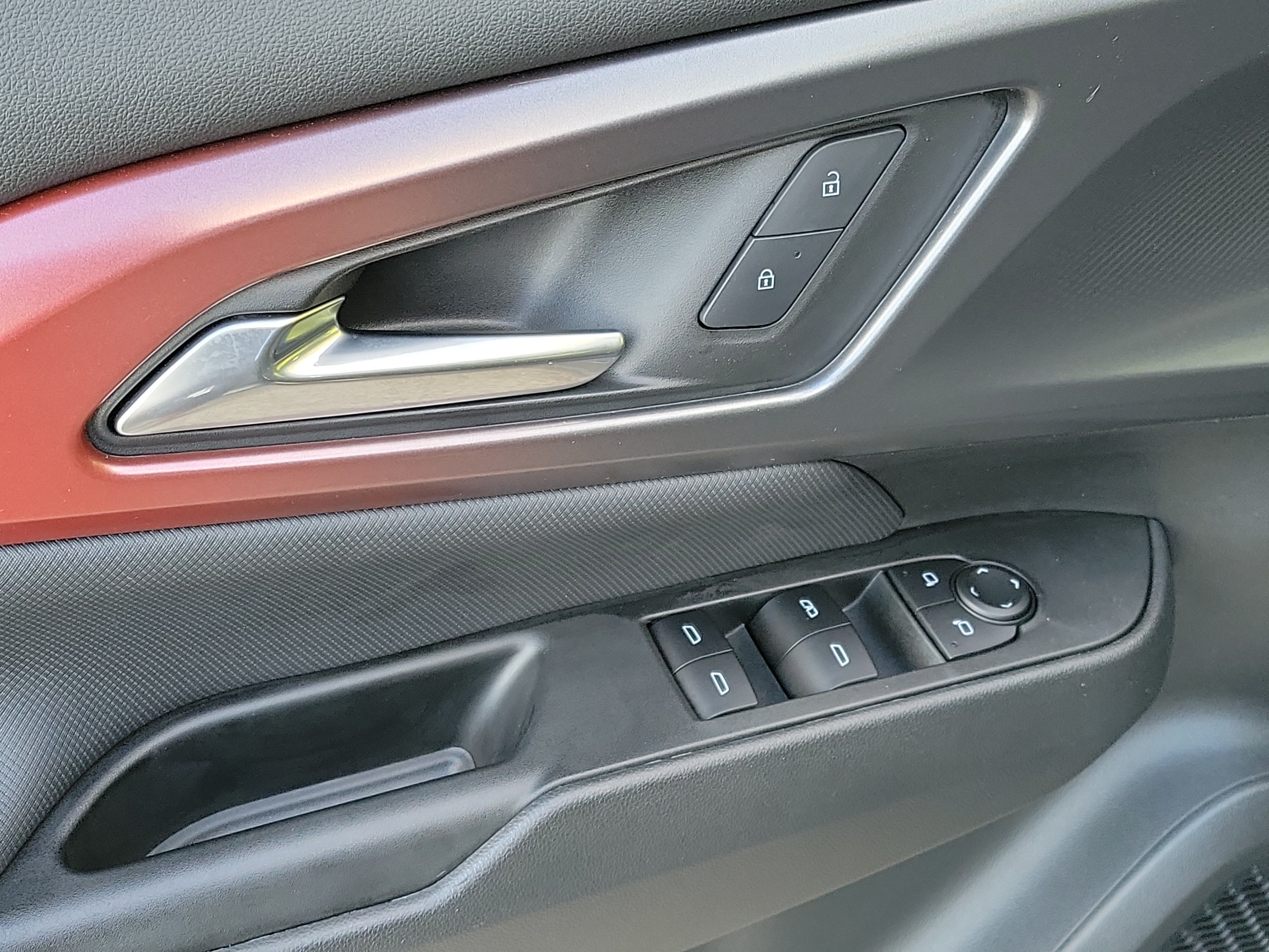 Used 2024 Chevrolet Equinox EV RS FWD image 24