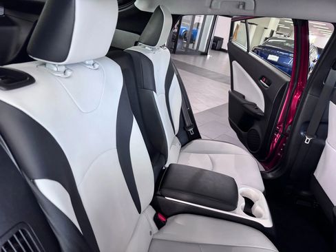 Used 2017 Toyota Prius Prime Premium image 15