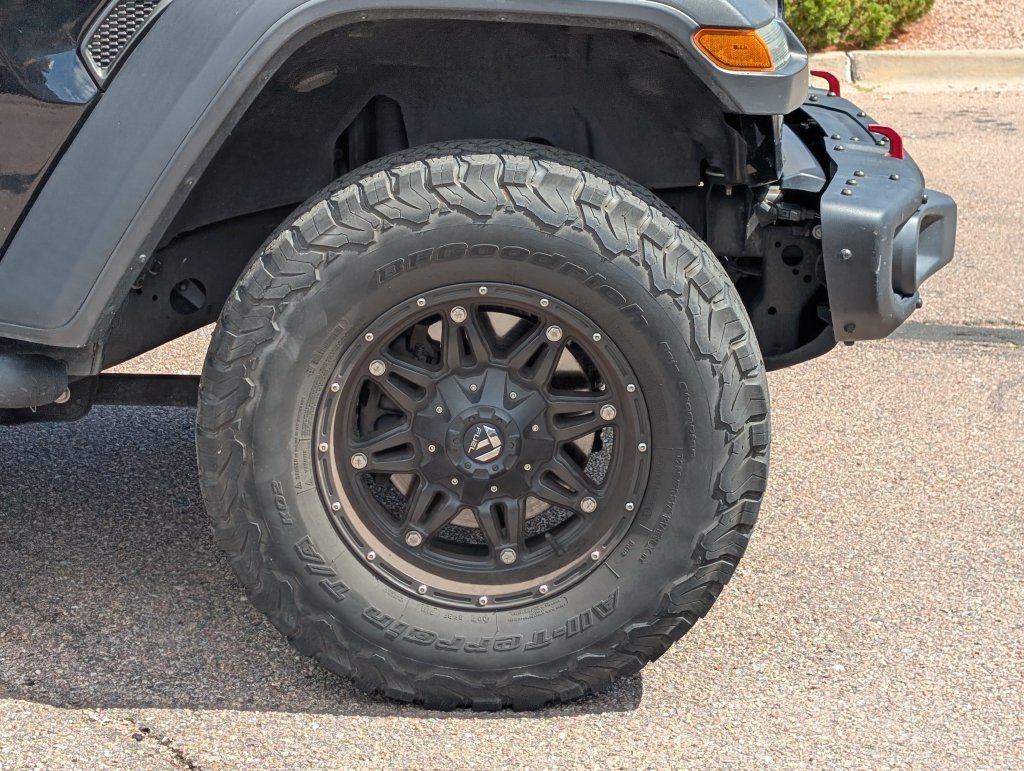 Used 2018 Jeep Wrangler Unlimited Rubicon w/ Dual Top Group AWD/4WD image 10