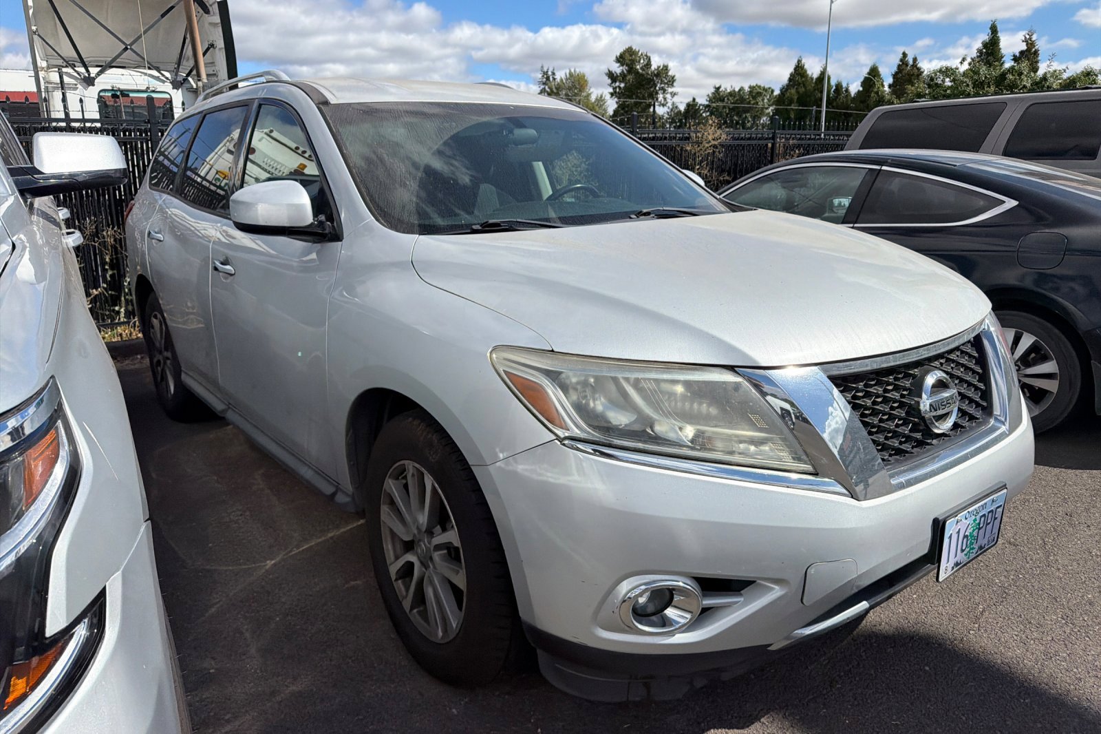 Used 2013 Nissan Pathfinder SV AWD/4WD image 2
