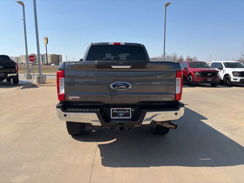 Used 2019 Ford F250 XLT w/ XLT Premium Package image 4
