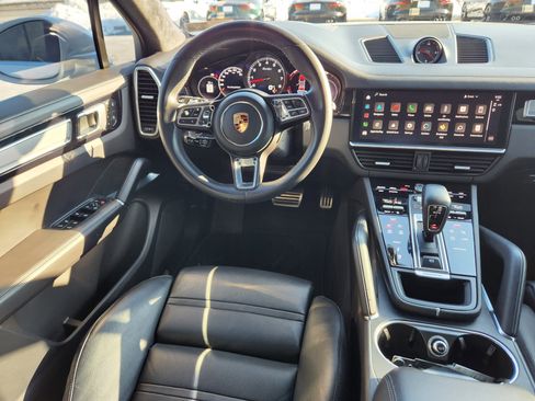 Used 2023 Porsche Cayenne Turbo image 13