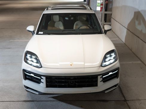 Certified 2026 Porsche Cayenne AWD/4WD image 6