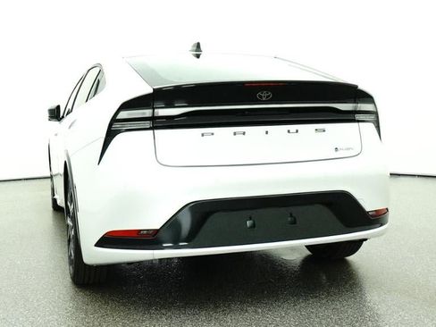New 2026 Toyota Prius Plug-In Hybrid FWD image 22