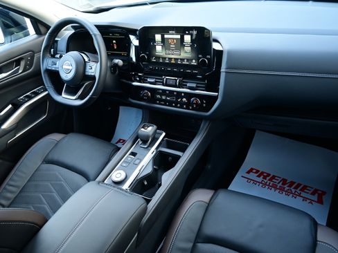 New 2025 Nissan Pathfinder Platinum image 22