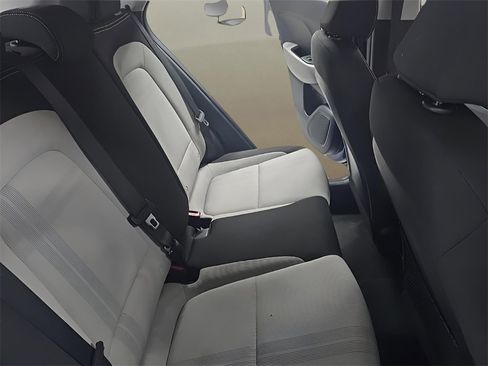 Used 2024 Hyundai Venue SEL image 18