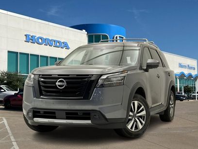 Used 2023 Nissan Pathfinder SL w/ Lighting Package (N92)