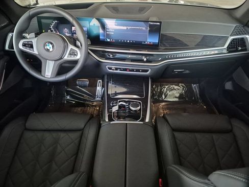 Used 2026 BMW X5 xDrive40i w/ M Sport Package AWD/4WD image 12