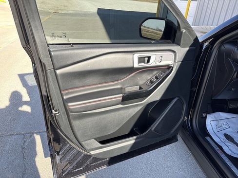 Used 2023 Ford Explorer ST-Line image 12