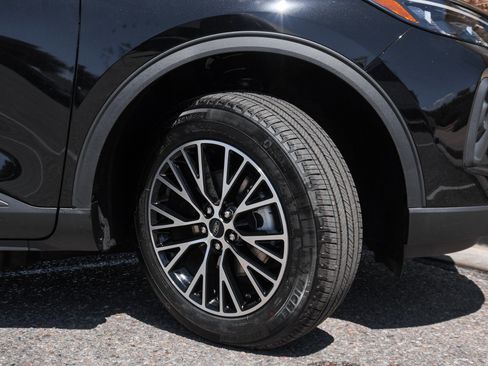 New 2025 Ford Escape SE w/ PHEV Premium Package image 13