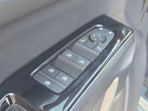 New 2026 Nissan Pathfinder SL image 18