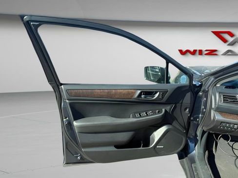 Used 2017 Subaru Outback 2.5i Limited image 11