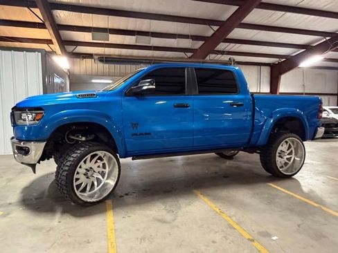 Used 2022 RAM 1500 Laramie AWD/4WD image 4