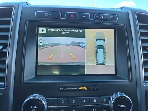 Used 2019 Ford Expedition Platinum image 24