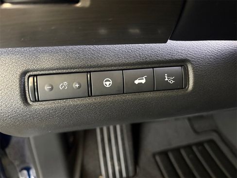 New 2025 Nissan Pathfinder Platinum image 10