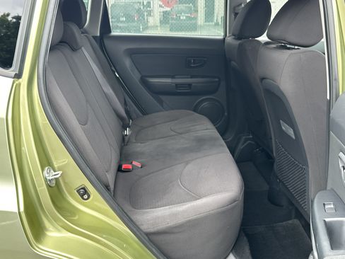 Used 2013 Kia Soul FWD image 13