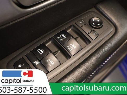 Used 2019 Chrysler Pacifica Touring Plus w/ S Appearance Package FWD image 10