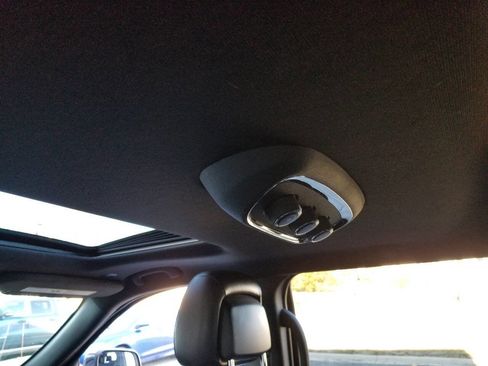 Used 2019 Dodge Durango R/T w/ Technology Group image 18