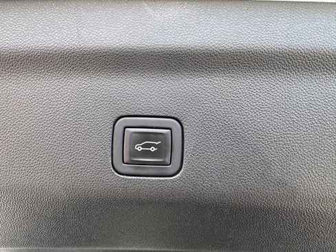 Used 2024 Chevrolet Suburban High Country image 37