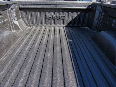 New 2026 GMC Sierra 1500 SLE image 6