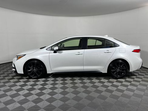 Used 2026 Toyota Corolla SE FWD image 8