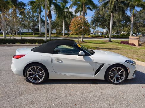 Used 2019 BMW Z4 sDrive30i w/ Executive Package image 10