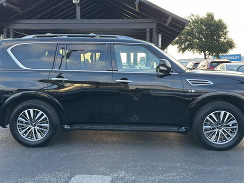 Used 2022 Nissan Armada SL w/ Captain's Chairs Package RWD image 3