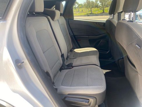Used 2022 Ford Escape SE image 35